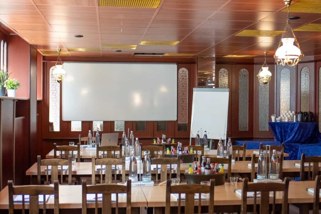 Ob Tagung, Meeting oder private Feier - unser Partyraum ist die ideale Location